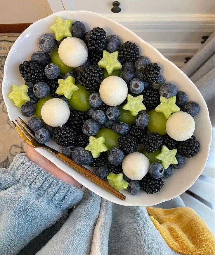 Hearty Farmer's Choice Fruit Sampler